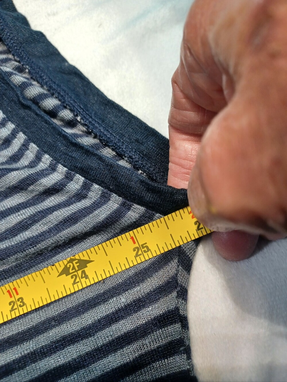 Eileen Fisher 100% Linen Gray Navy Striped Boxy Tee Top Large L - Picture 9 of 10